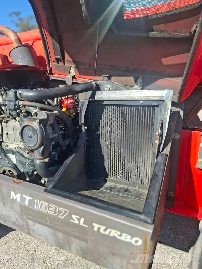 Manitou 1637 مناولات متداخلة