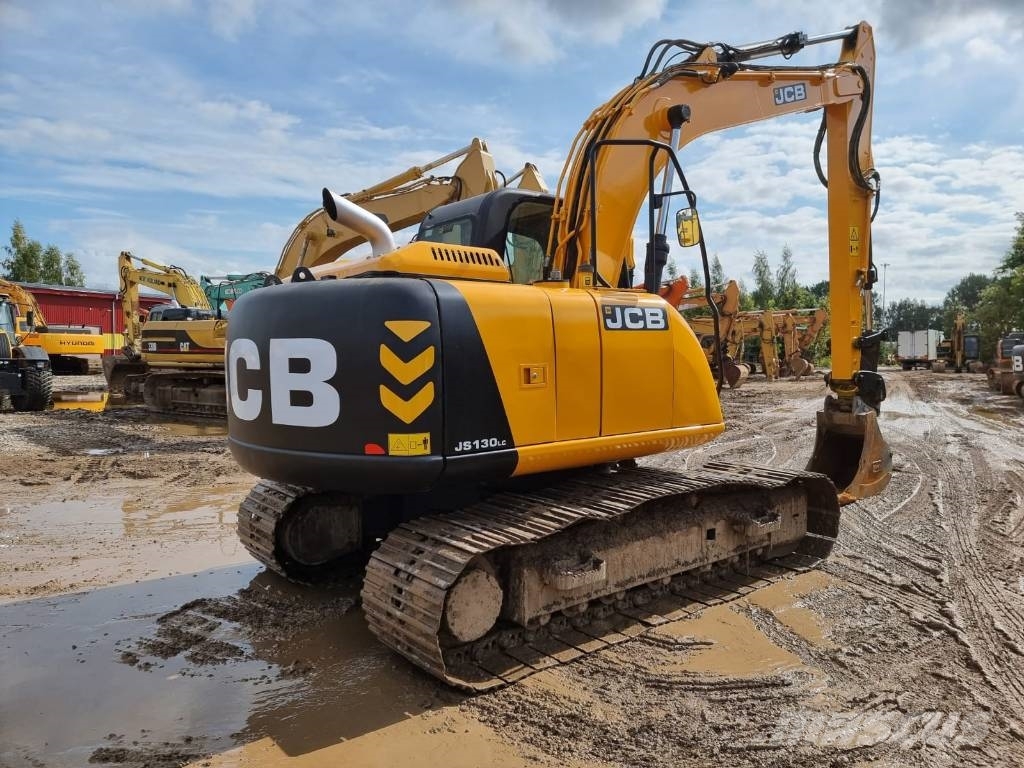 JCB JS 130 LC Pelle sur chenilles