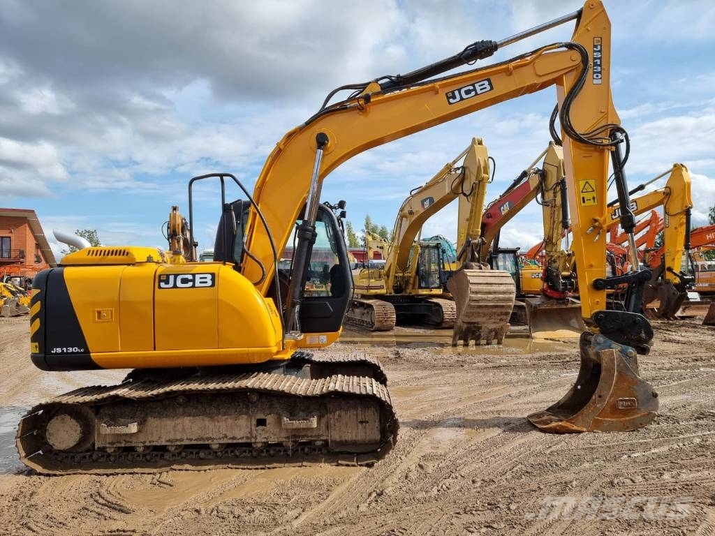 JCB JS 130 LC Pelle sur chenilles