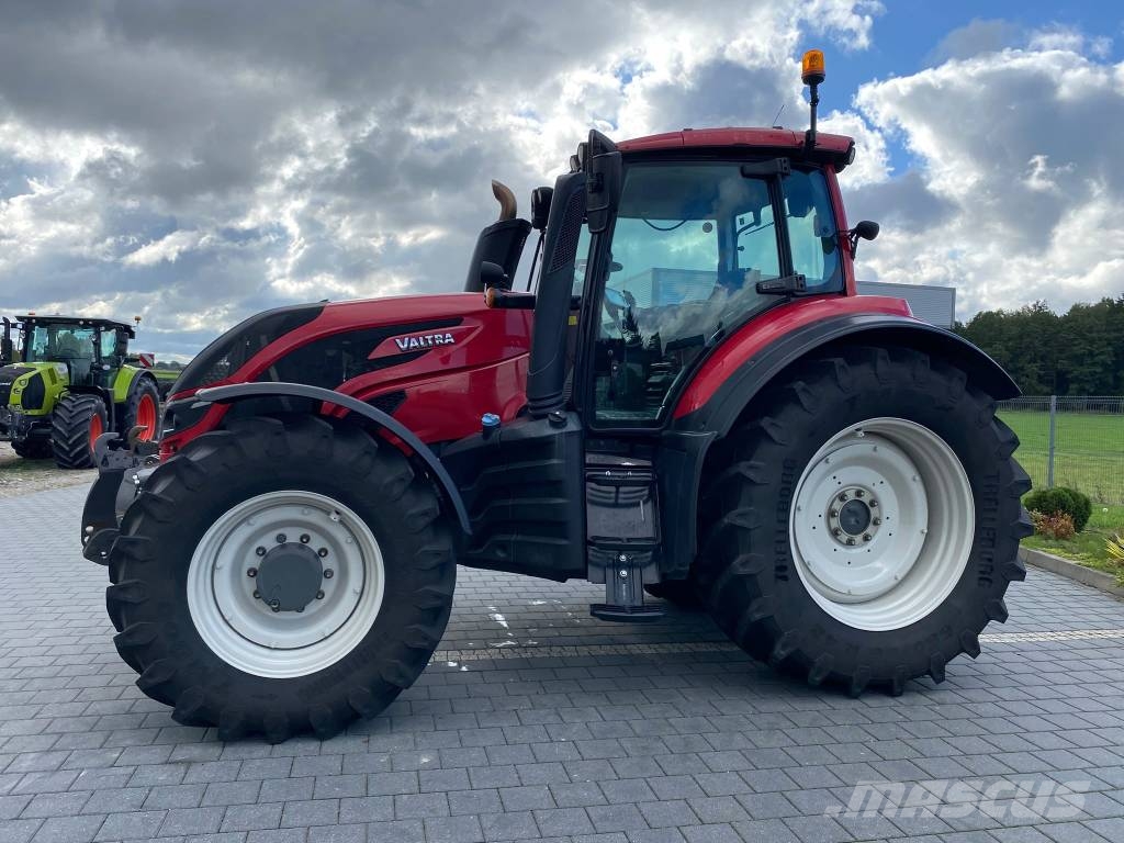 Valtra T 234 V Traktory