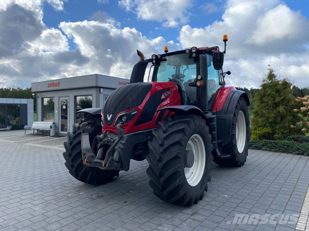 Valtra T 234 V Traktory