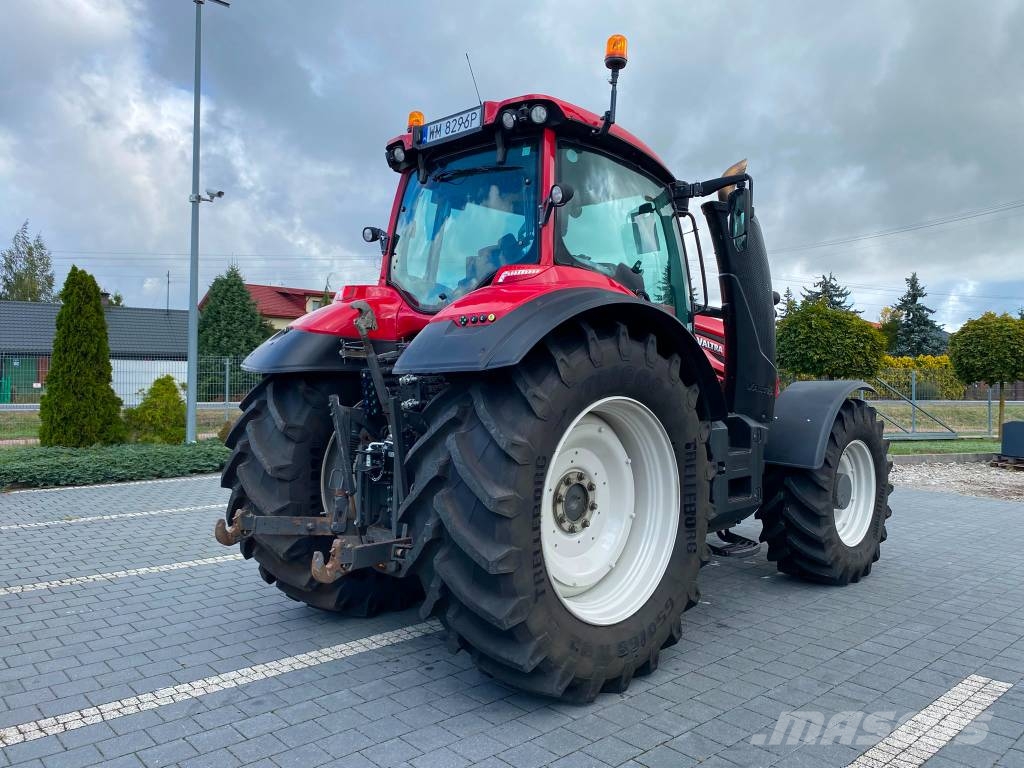 Valtra T 234 V Traktory