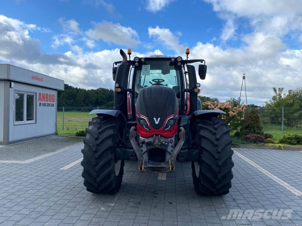 Valtra T 234 V Traktory