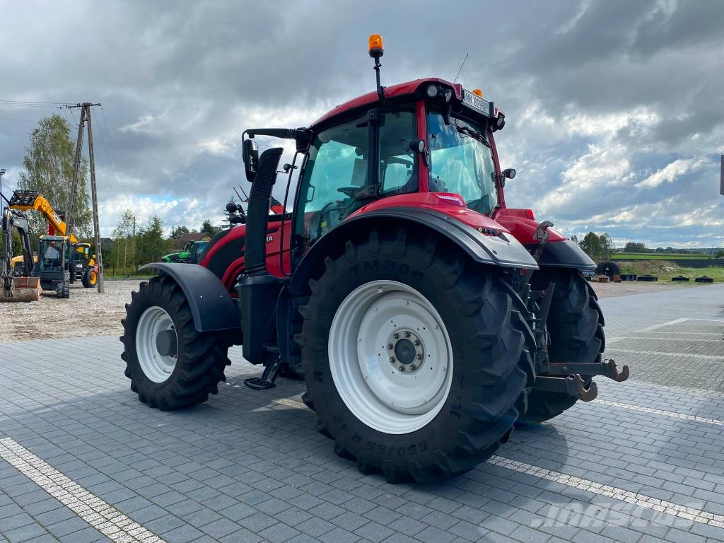 Valtra T 234 V Traktory