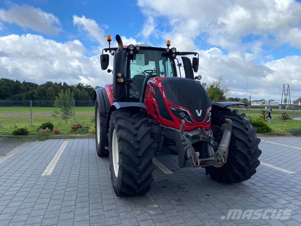 Valtra T 234 V Traktory