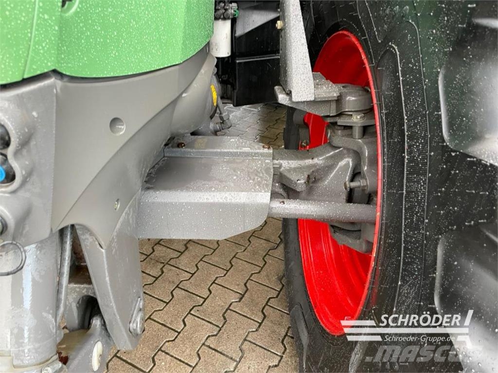 Fendt 826 VARIO S4 PROFI PLUS Traktoriai