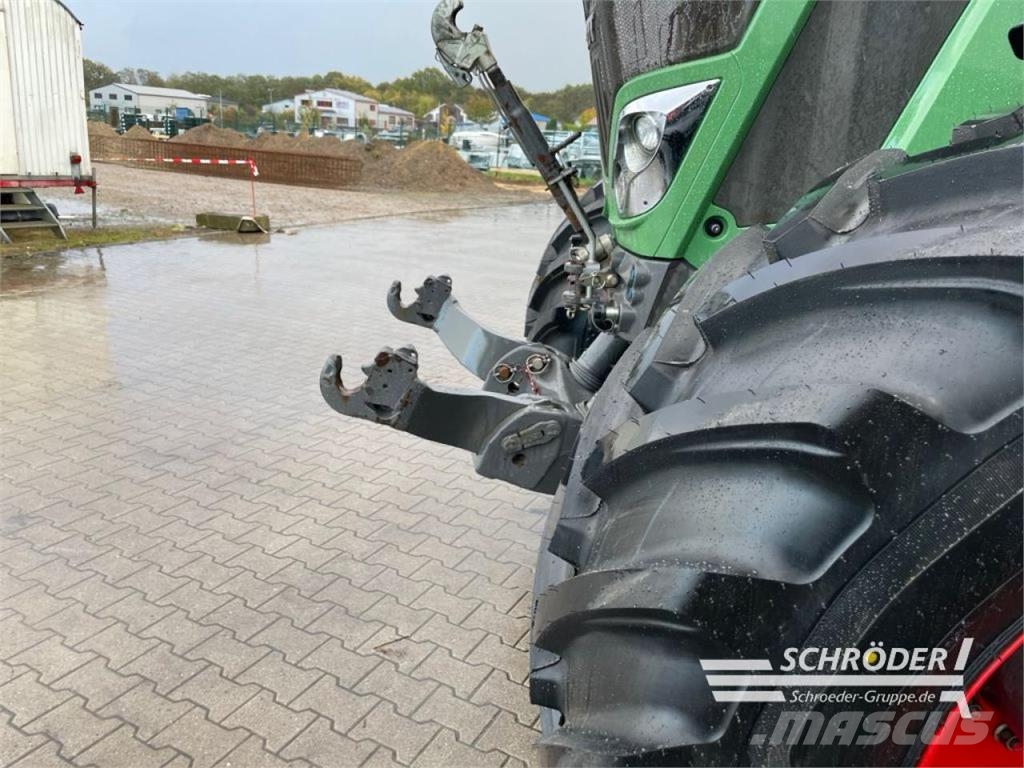 Fendt 826 VARIO S4 PROFI PLUS Traktoriai