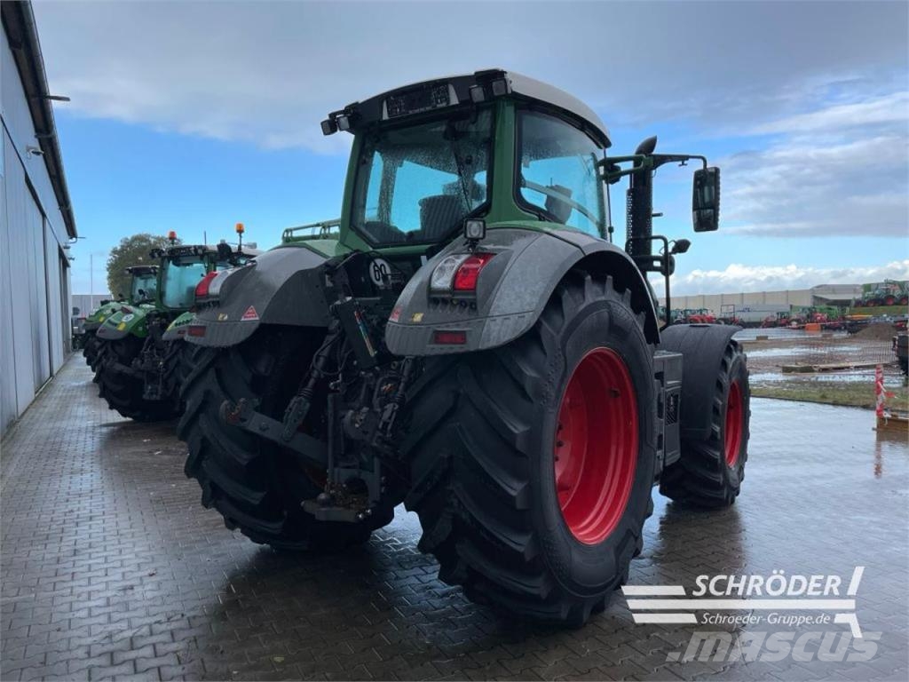 Fendt 826 VARIO S4 PROFI PLUS Traktoriai