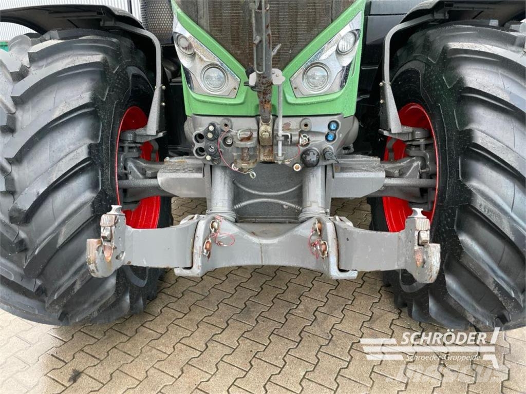 Fendt 826 VARIO S4 PROFI PLUS Traktoriai