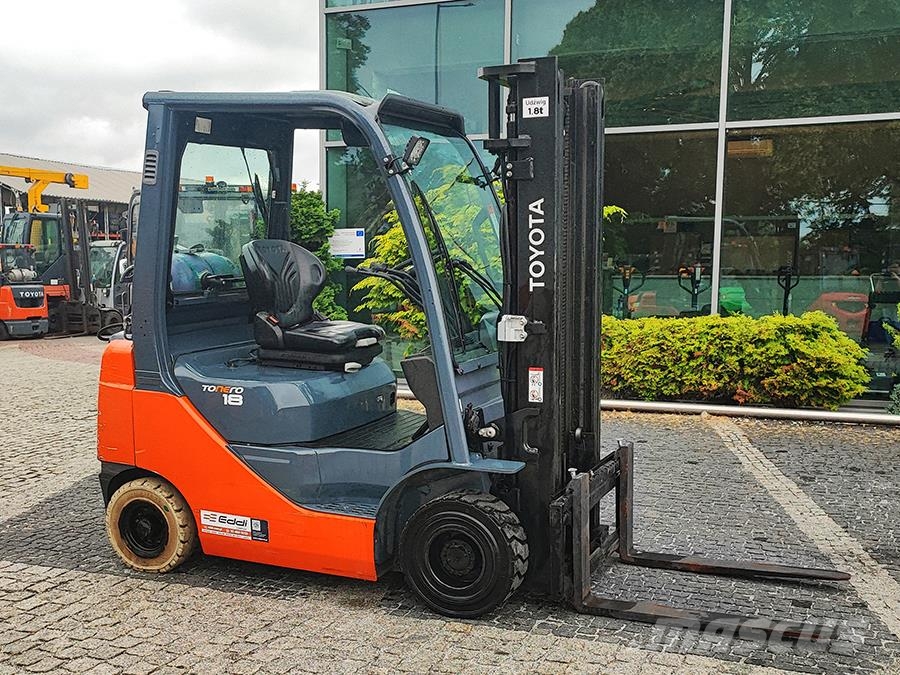 Toyota 02-8FGF18 Περονοφόρα ανυψωτικά κλαρκ με φυσικό αέριο LPG