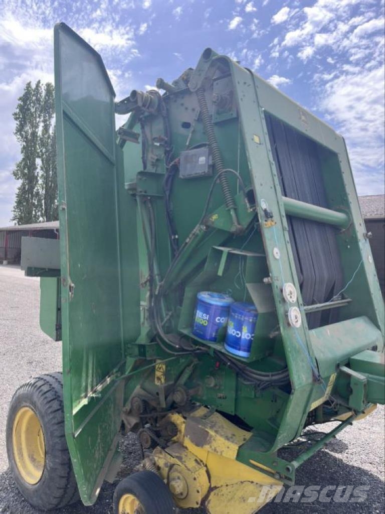 John Deere 590 محزمات مستديرة