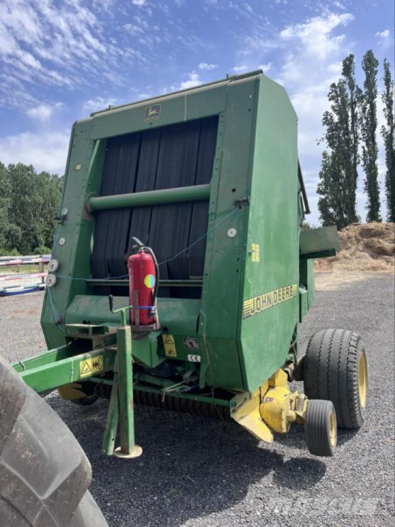 John Deere 590 Ronde-balenpersen