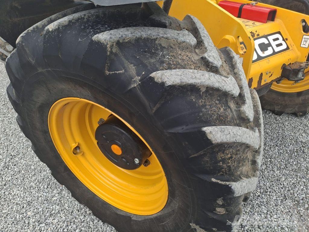 JCB 532-70 AGRI SUPER معدات مناولة لأغراض الزراعة