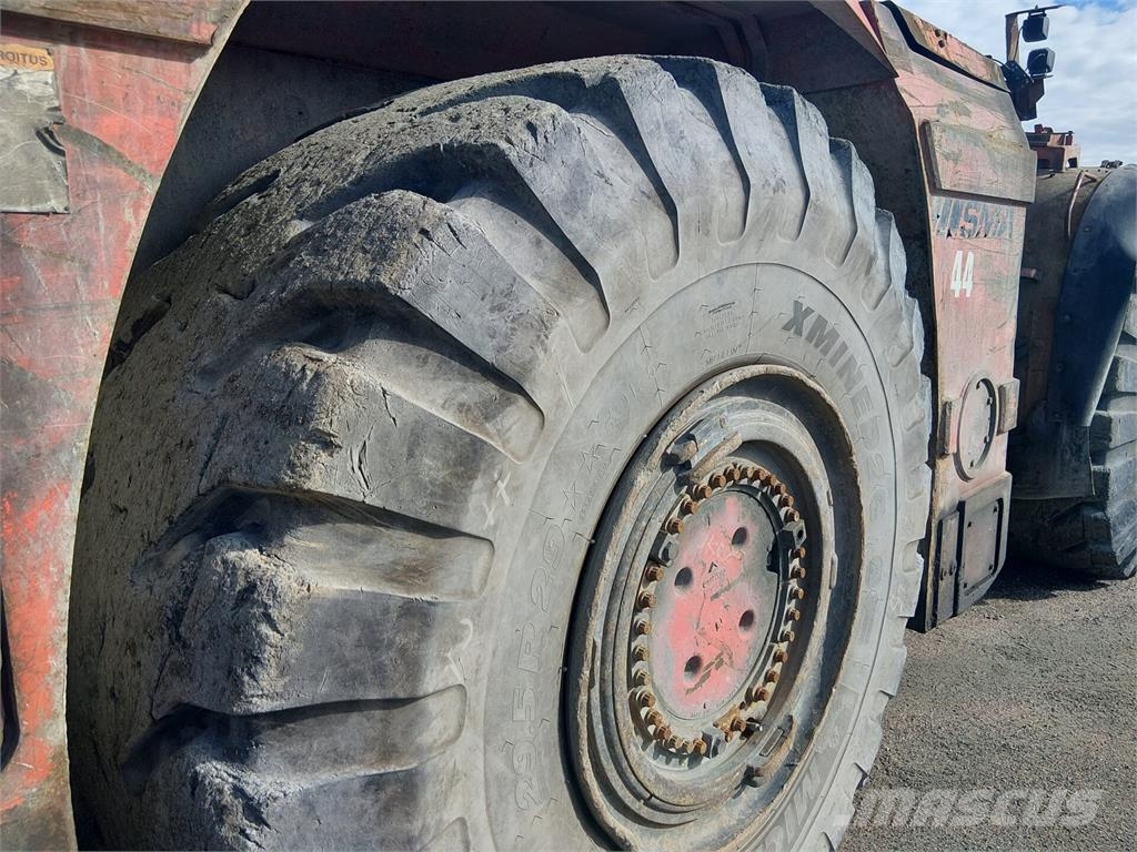 Sandvik Toro LH517 ساحبات وشاحنات تعدين للعمل تحت سطح الأرض