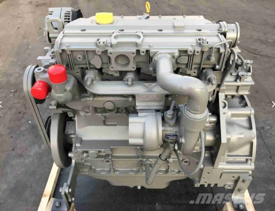 Deutz D226B-4T excavator engine /excavator motor エンジン