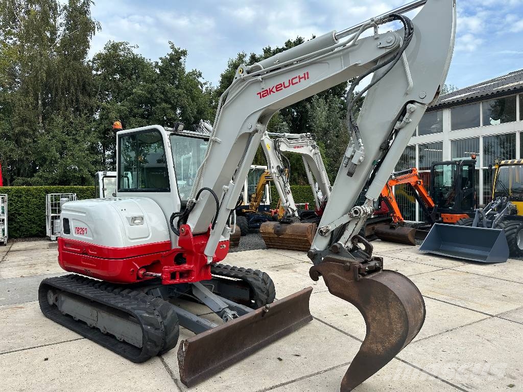 Takeuchi TB 260 Mini bageri < 7t