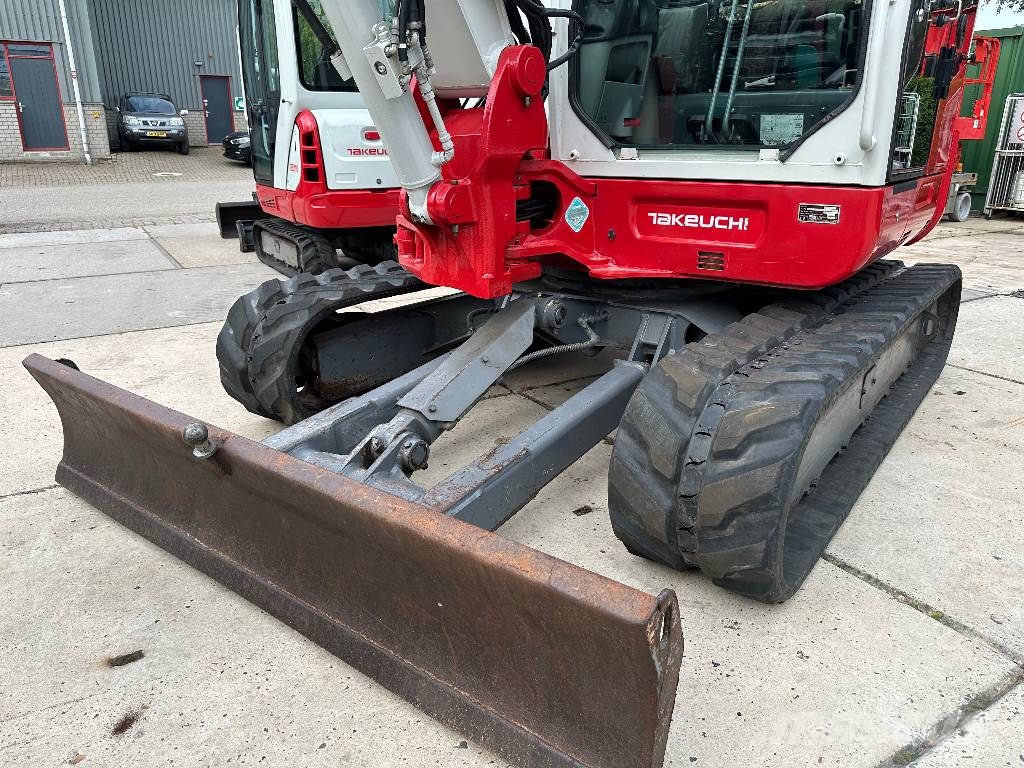 Takeuchi TB 260 Mini bageri < 7t