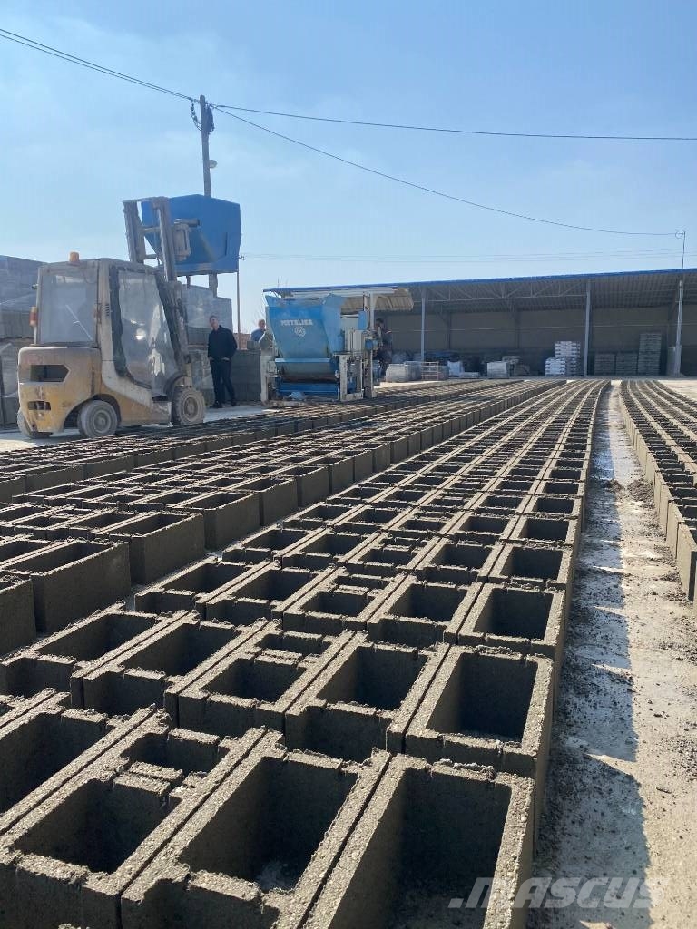 Metalika SVP-633 Concrete block making machine Stroje na výrobu betónových prefabrikátov