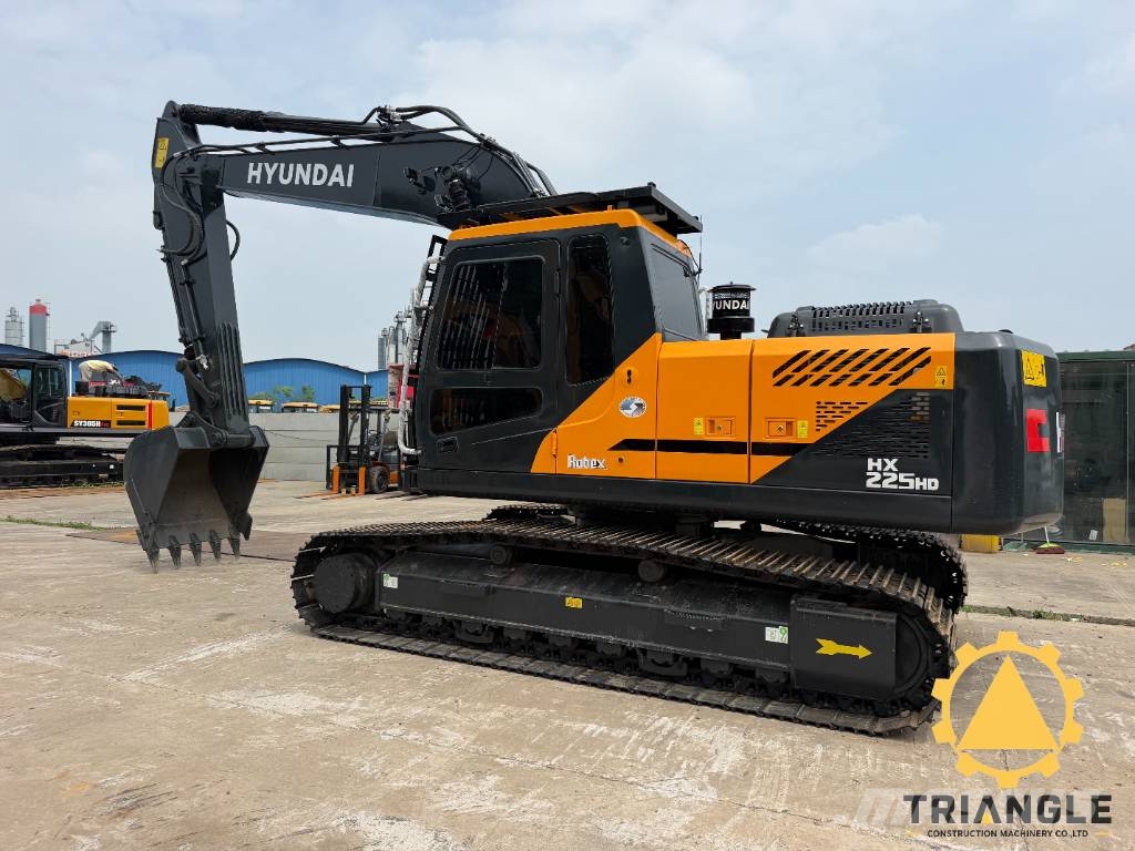 Hyundai HX 225 HD Gravemaskiner på larvebånd