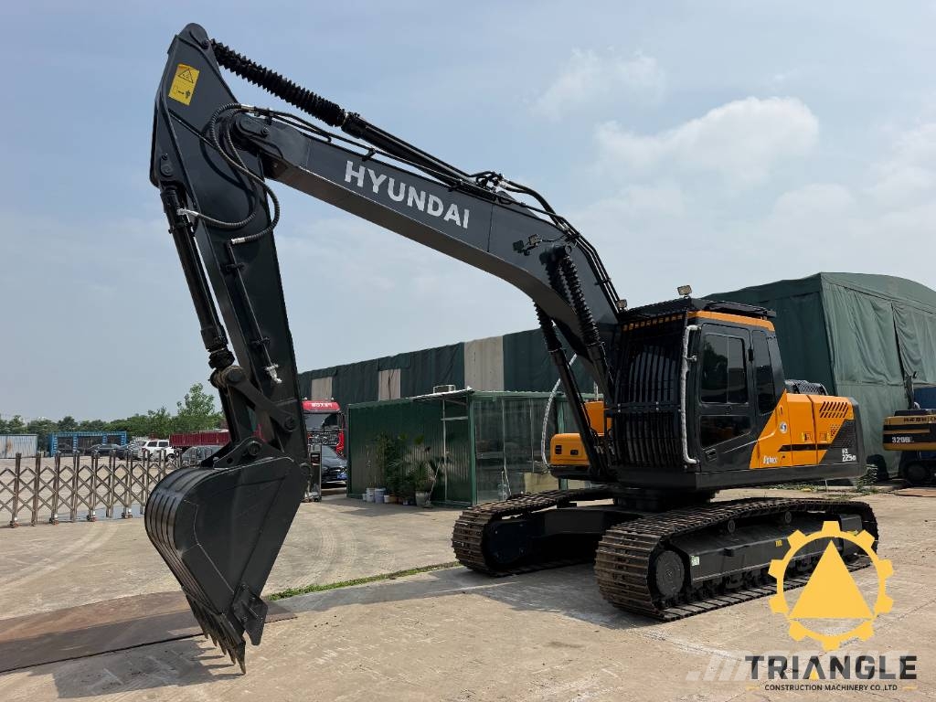 Hyundai HX 225 HD Gravemaskiner på larvebånd