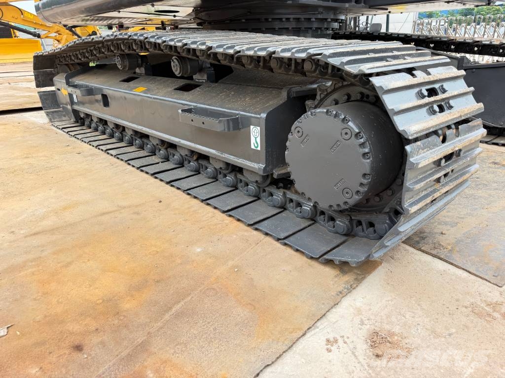 XCMG XE215DA 履带挖掘机