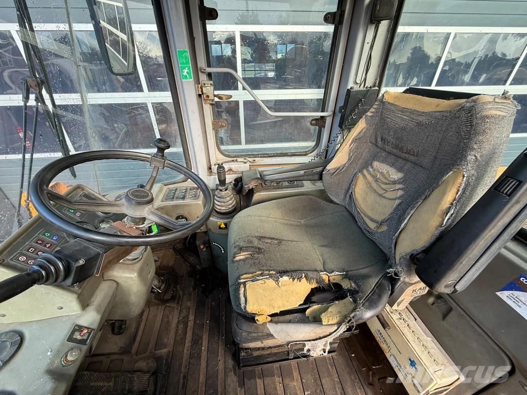 Hyundai HL740-3 Pale gommate