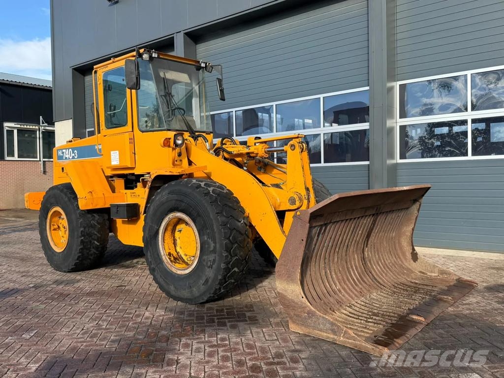 Hyundai HL740-3 Pale gommate
