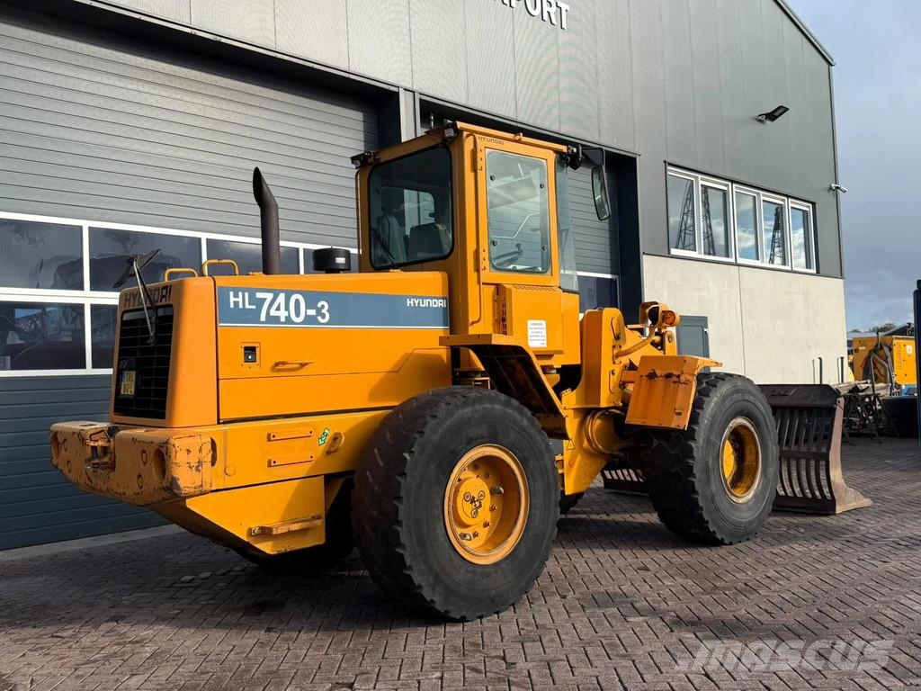Hyundai HL740-3 Pale gommate