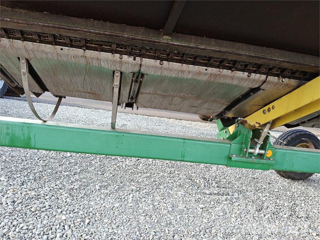 John Deere 9640I WTS Ražas novākšanas kombaini