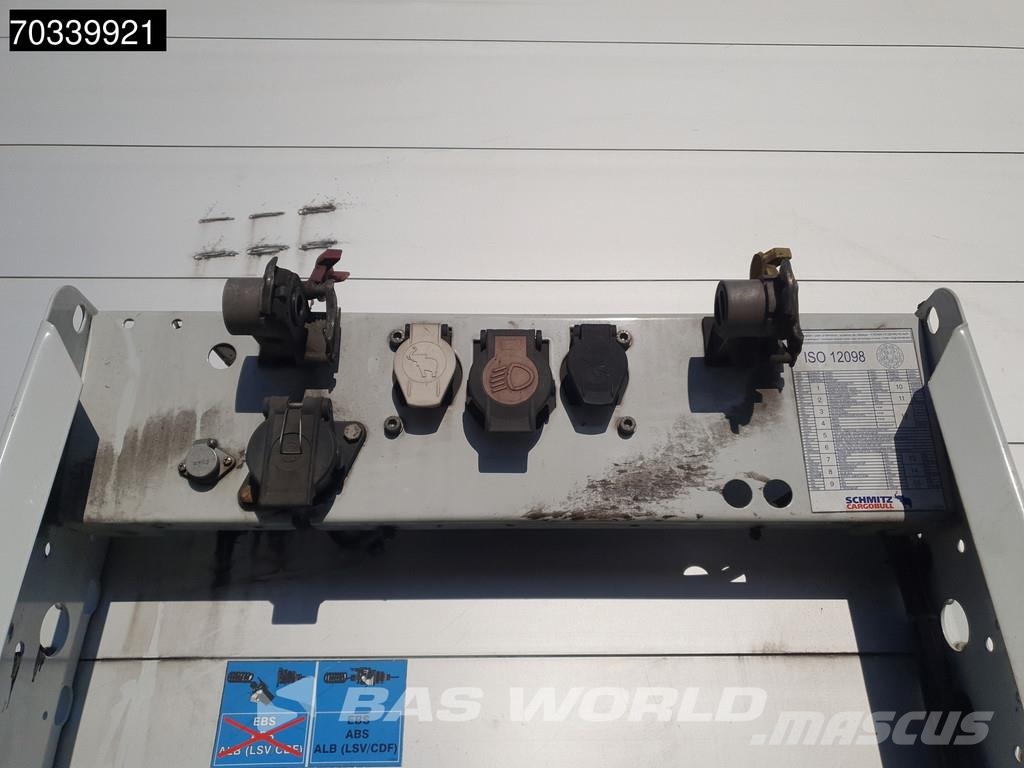 Schmitz Cargobull SCB*S3T 3 axles Sliding roof Plachtové návěsy