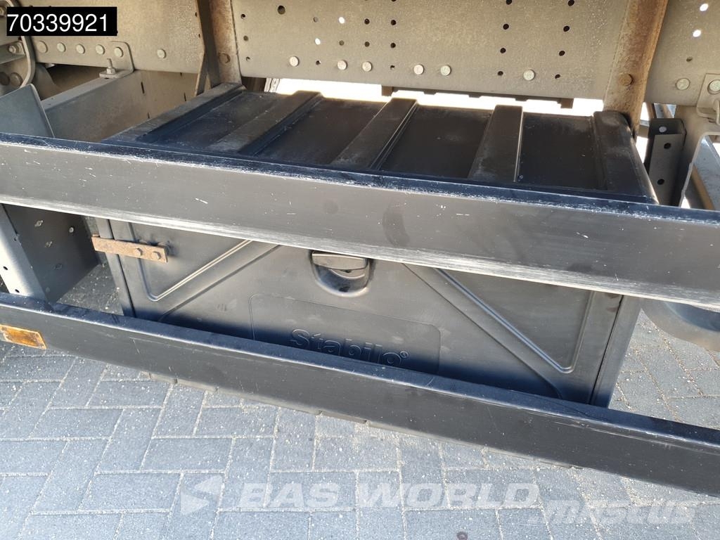 Schmitz Cargobull SCB*S3T 3 axles Sliding roof Plachtové návěsy
