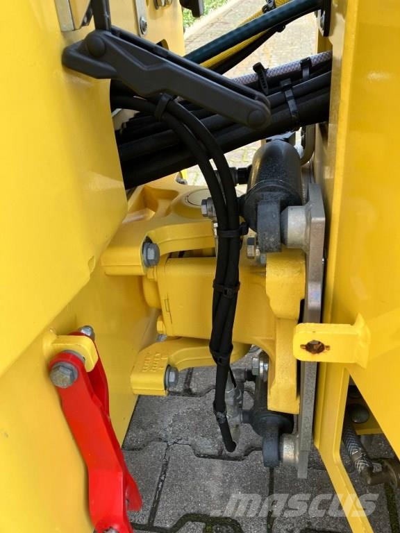 Bomag BW 120 AD-5 Maža asfalto klojimo technika