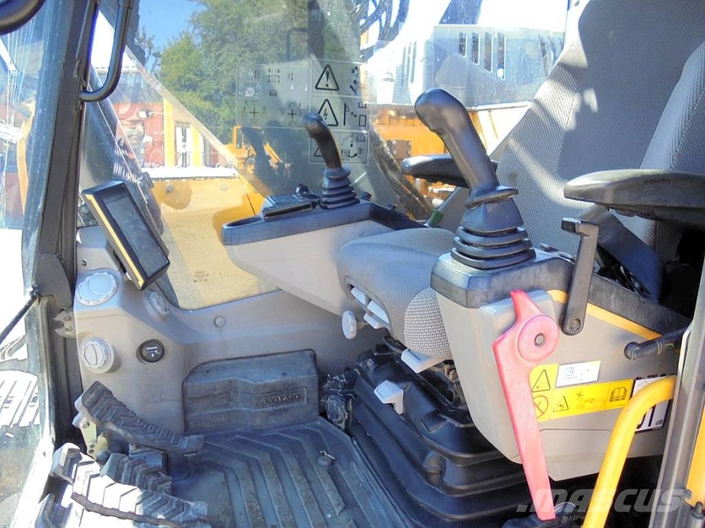 Volvo ECR 235 E L Rupsgraafmachines