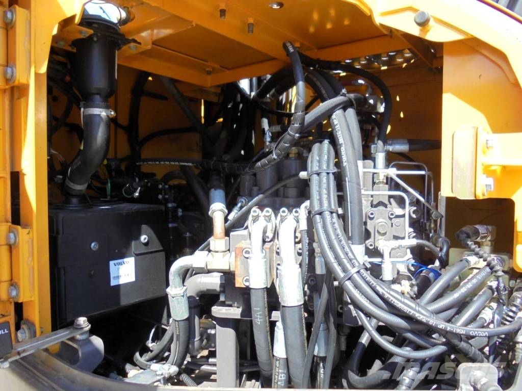 Volvo ECR 235 E L Rupsgraafmachines