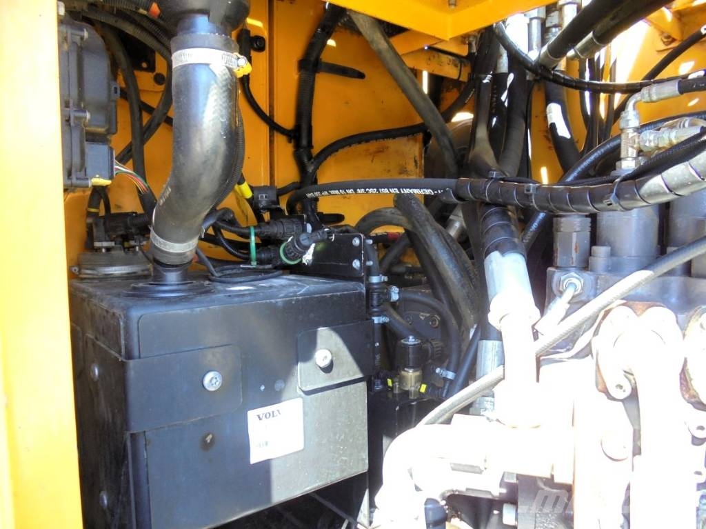 Volvo ECR 235 E L Rupsgraafmachines