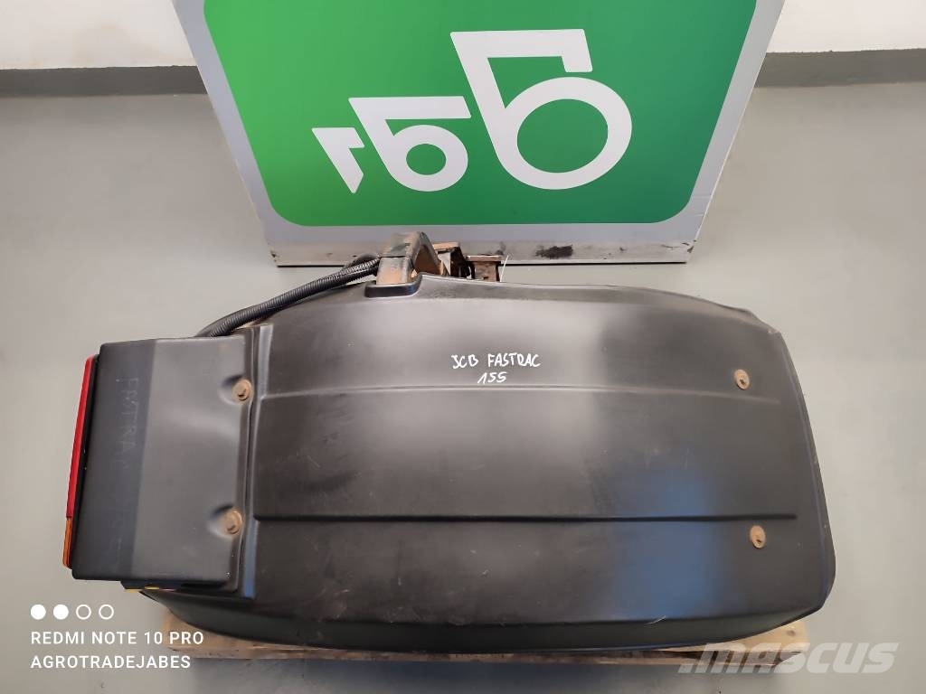 JCB FASTRAC 155 Rear Fender JCB FASTRAC 155 Vezetőfülke és belső tartozékok
