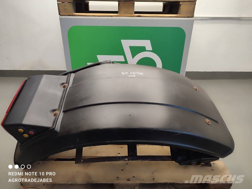 JCB FASTRAC 155 Rear Fender JCB FASTRAC 155 Vezetőfülke és belső tartozékok