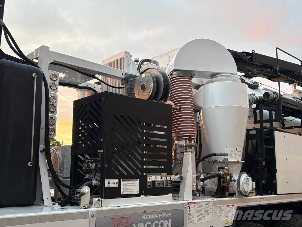 Mercedes-Benz Arocs 3243 Vac-Con Vacuum Truck شاحنات أخرى