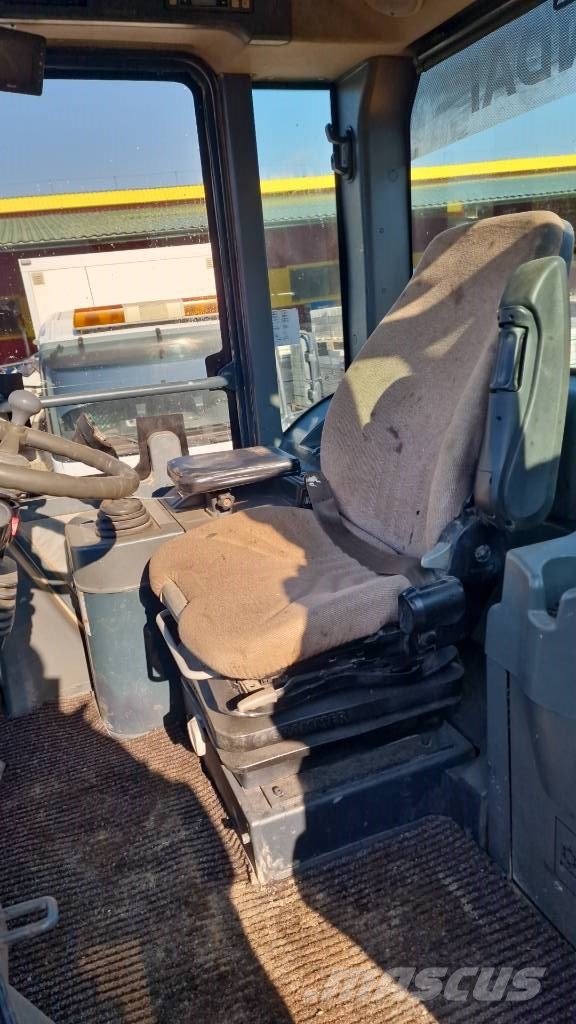 Hyundai HL 757 TM-9 لوادر بعجل