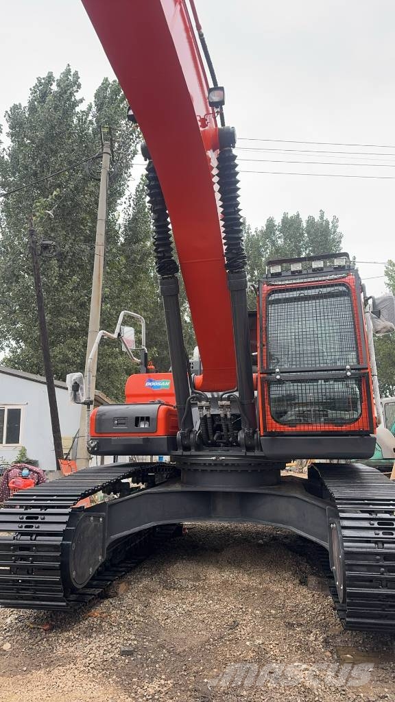Doosan DX 300 Rupsgraafmachines