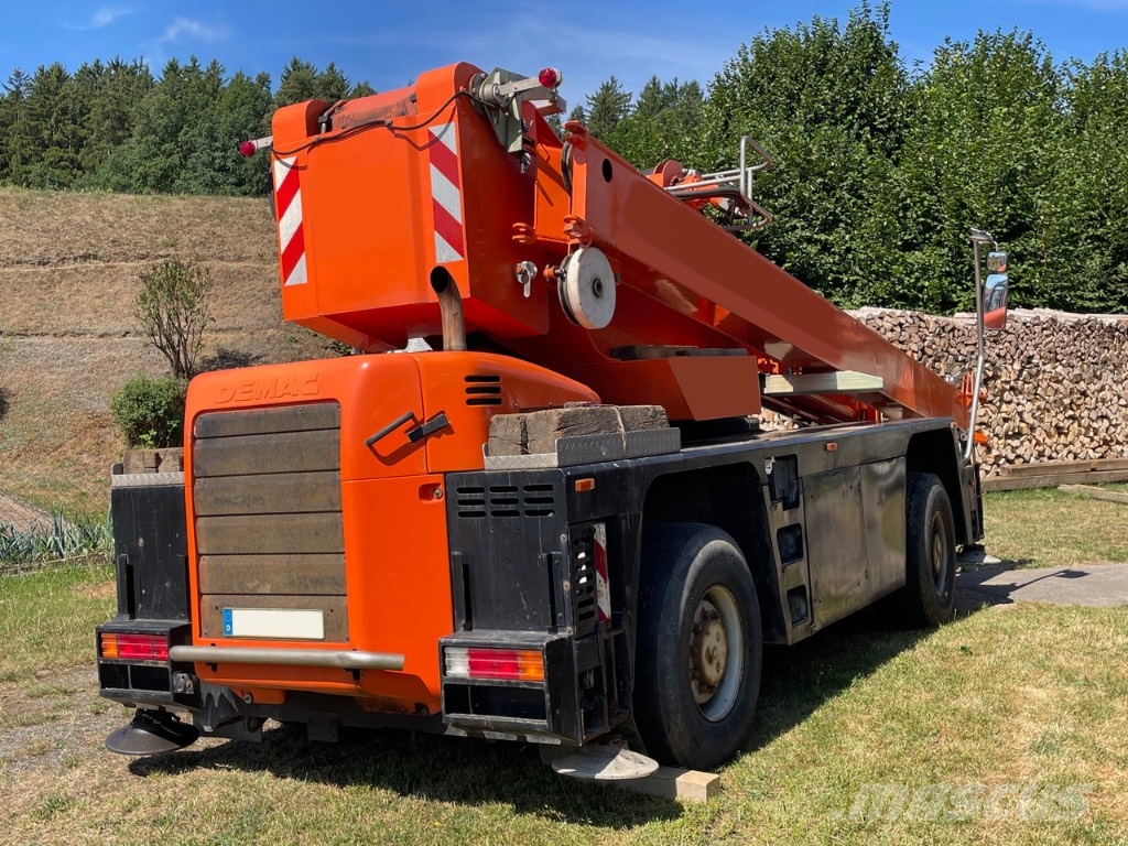 Demag AC 25 I Radio remote control Rabljeni žerjavi za vsak teren