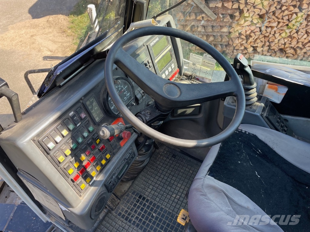 Demag AC 25 I Radio remote control Rabljeni žerjavi za vsak teren