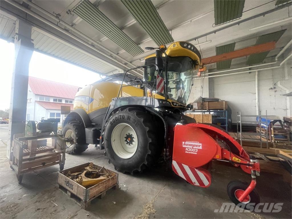 New Holland FR 550 自走式飼料採集機