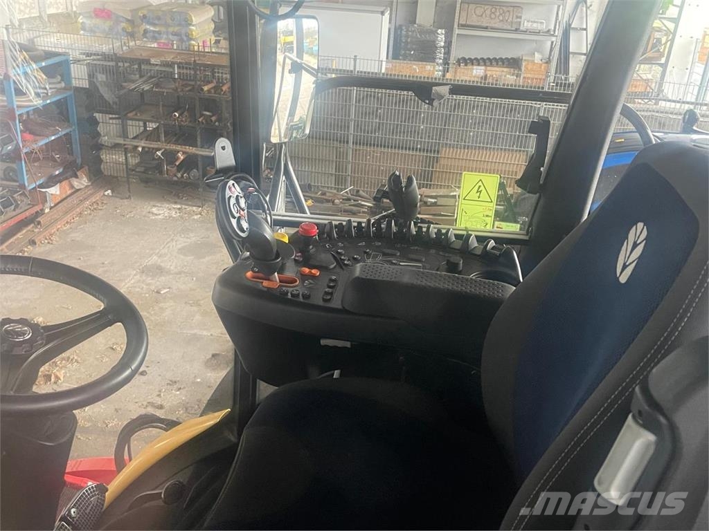 New Holland FR 550 自走式飼料採集機