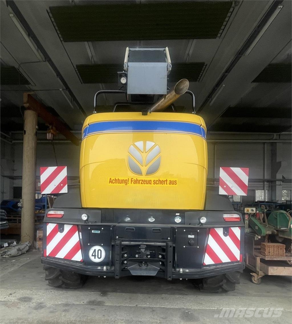 New Holland FR 550 自走式飼料採集機