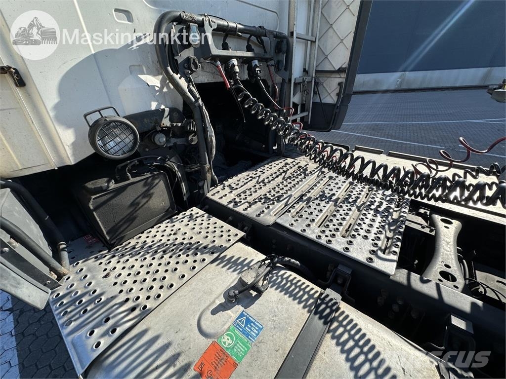 Scania R480LA6X2MNA Седельные тягачи