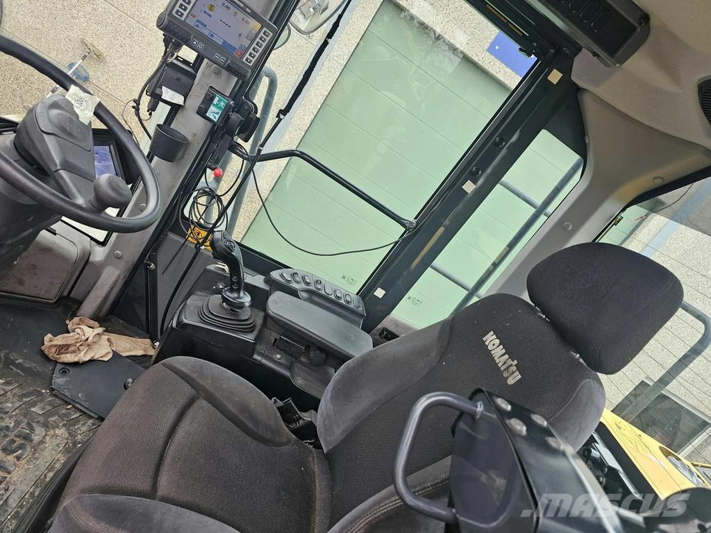 Komatsu WA500-8 لوادر بعجل