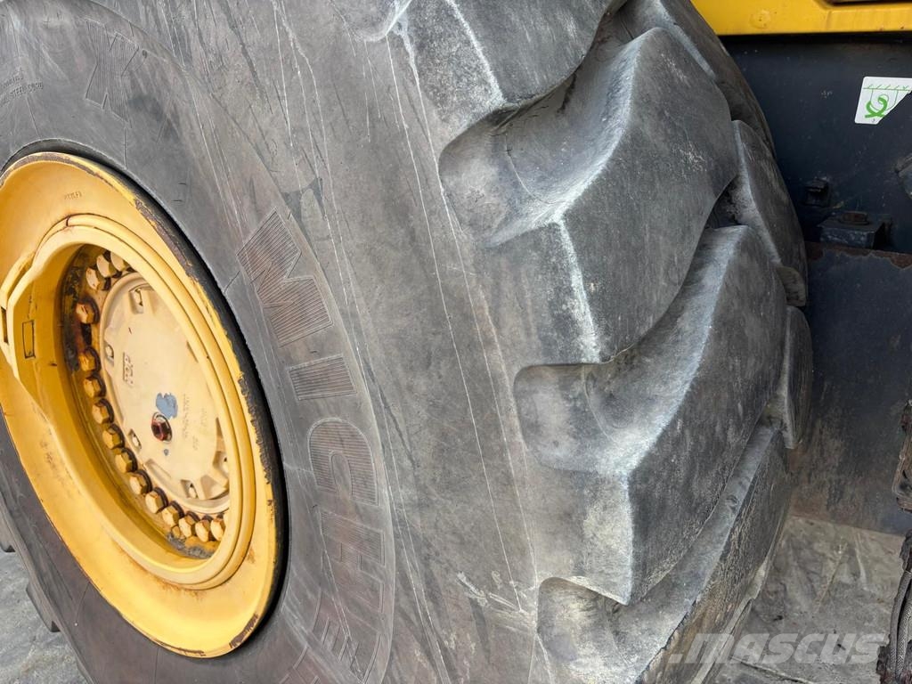 Komatsu WA500-8 لوادر بعجل