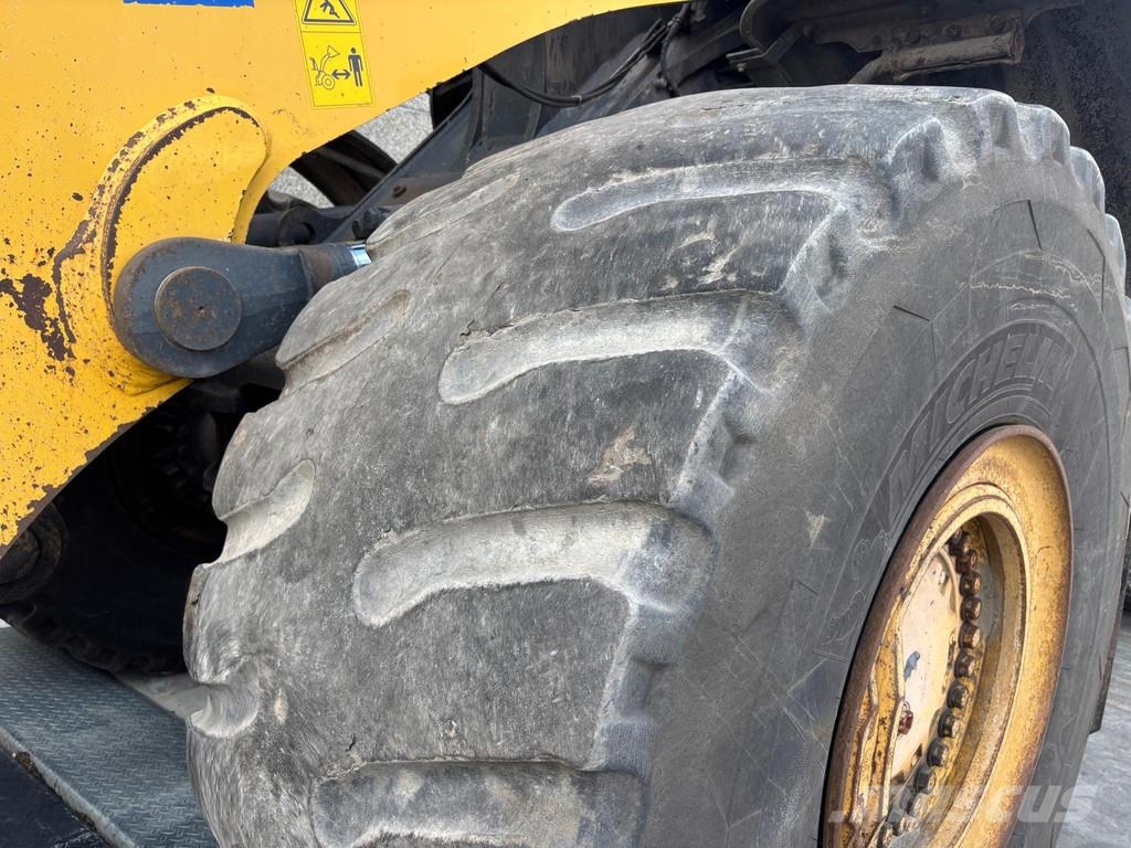 Komatsu WA500-8 لوادر بعجل
