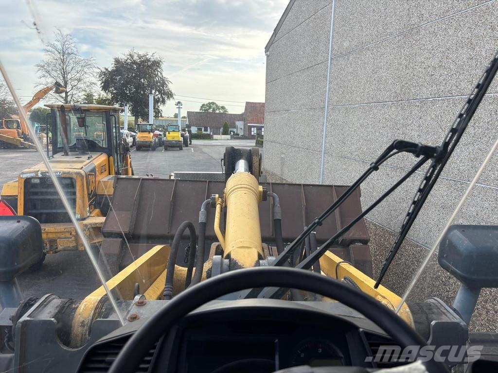 Komatsu WA500-8 لوادر بعجل